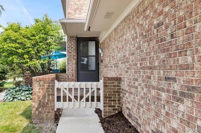 6693 Maple Lakes Dr #62