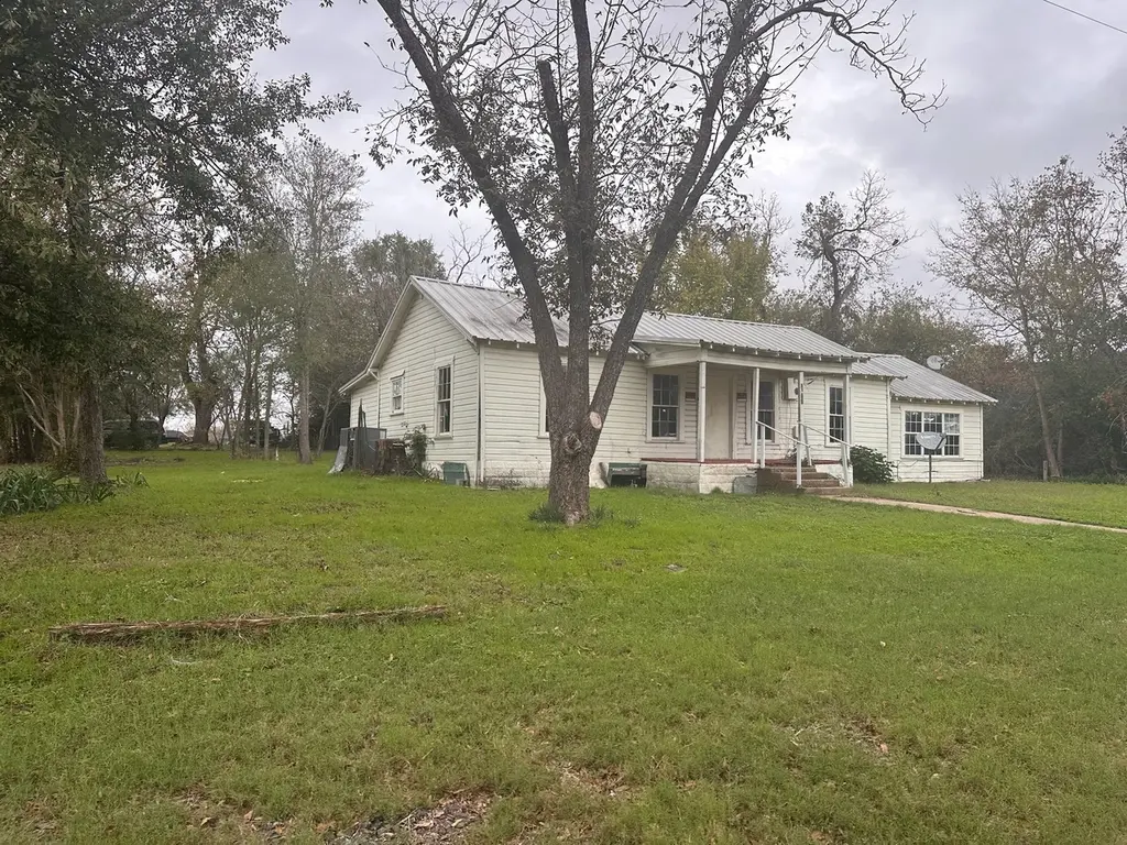 348 Walnut St