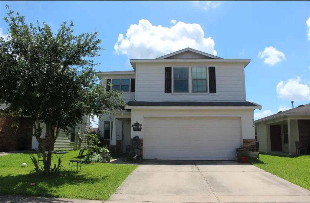 9914 Waldens Pond Ct