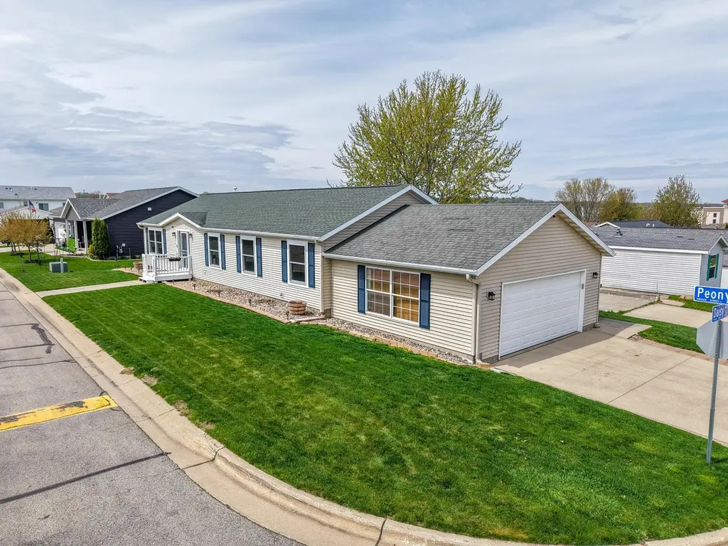 505 Peony St SE