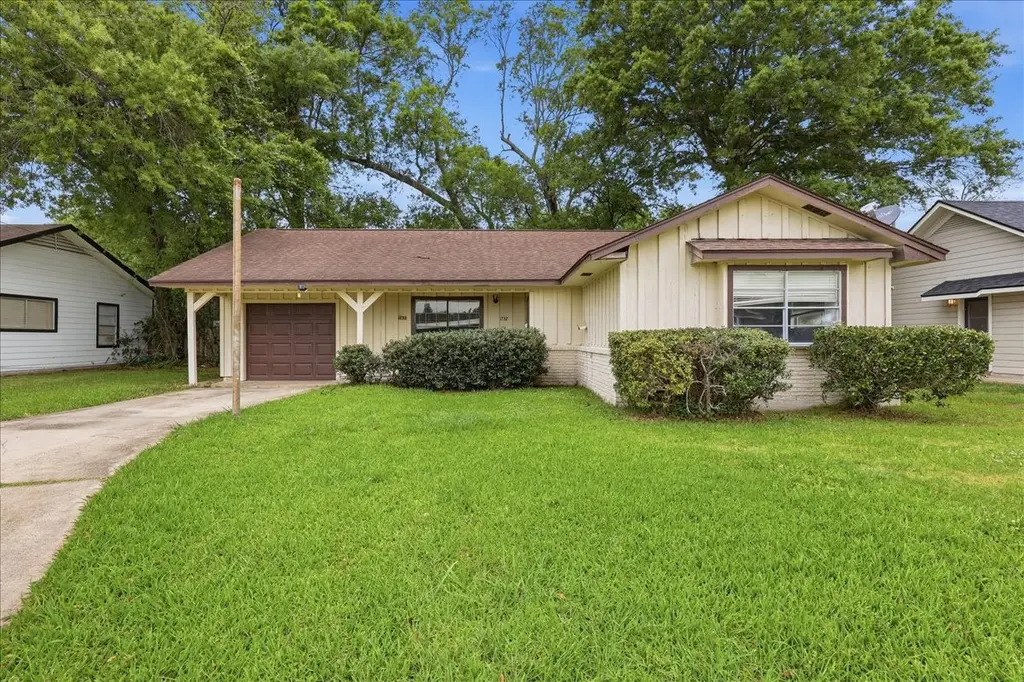 1732 Greenbriar Ave
