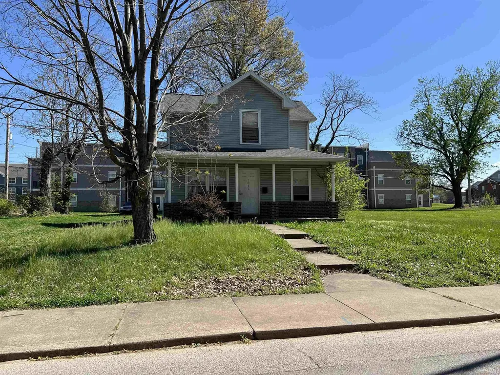 1011 Cherry St