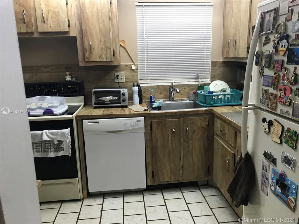 8421 Lagos De Campo Blvd Unit 301T