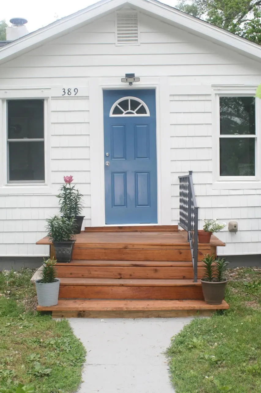 389 Parker Ave