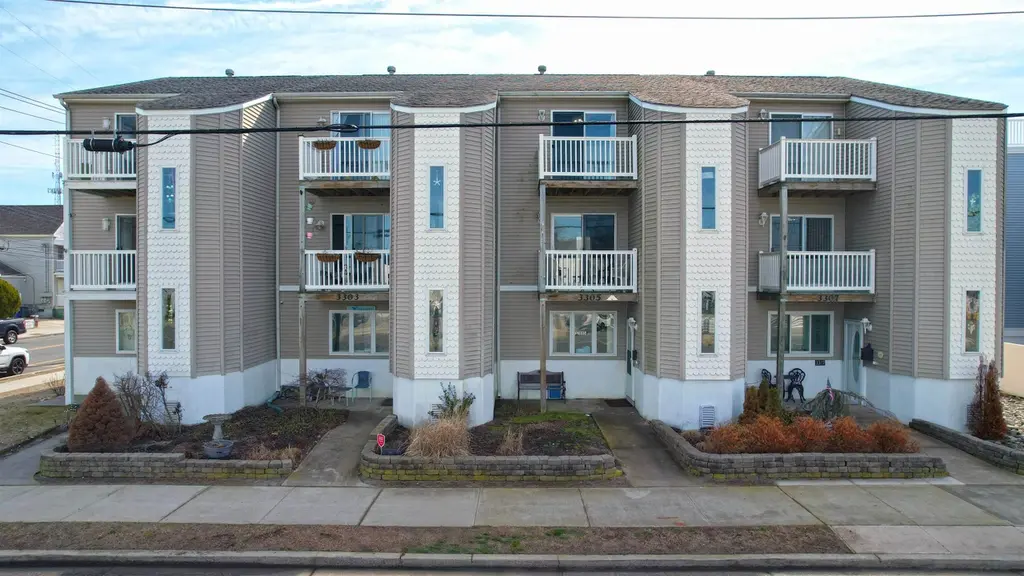 3305 Park Blvd #3