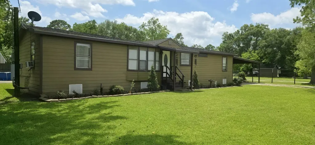 8475 Old Highway 90