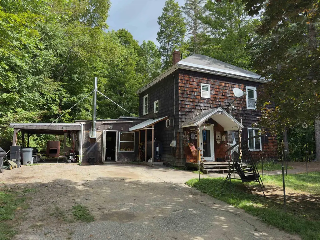 58 Hemlock Ln