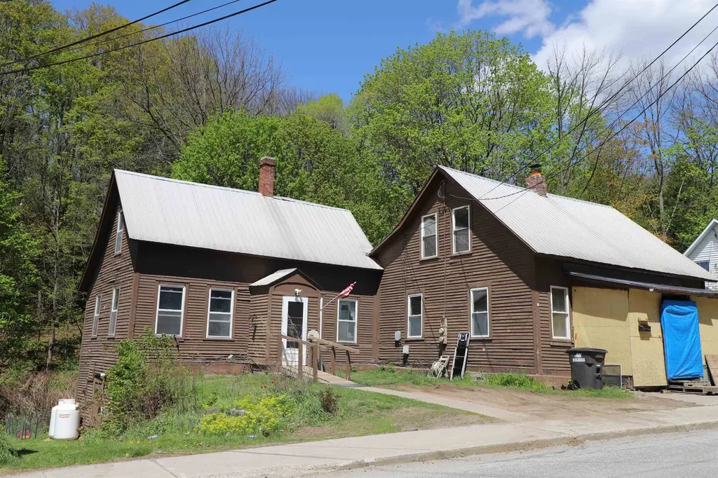 110 Valley St