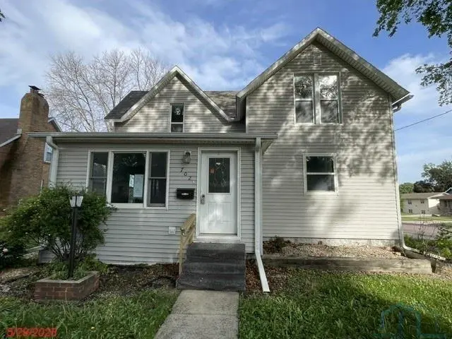 702 4th Ave