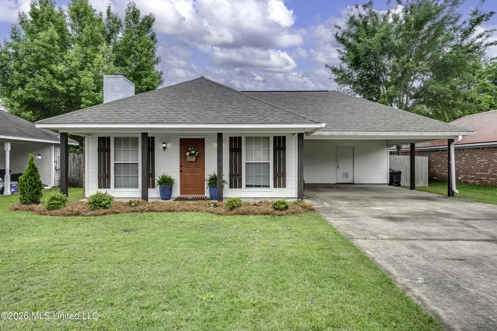 441 Mockingbird Cir