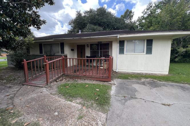 1203 Lurose Dr