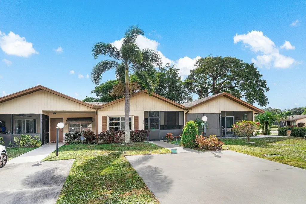 5814 Doris Ct