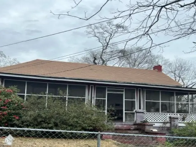 2104 9th Ave