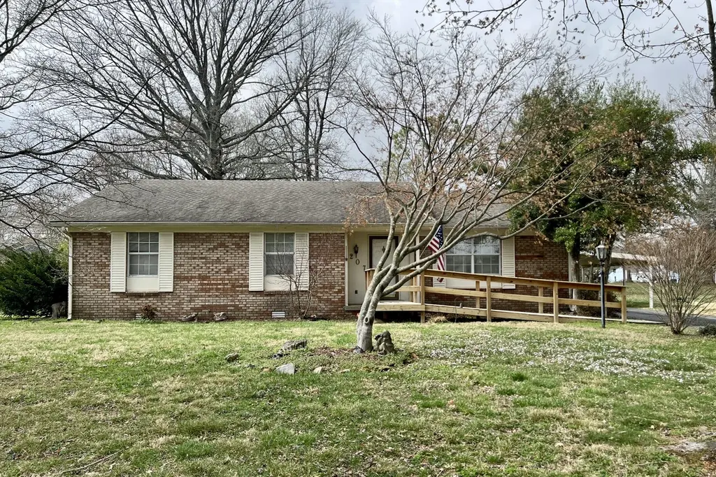 207 Spence Ln