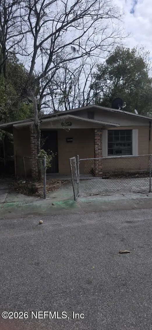 3413 Plateau St