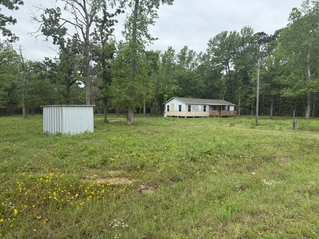 78 Hall Dr N