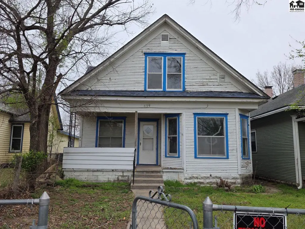 539 E Ave B