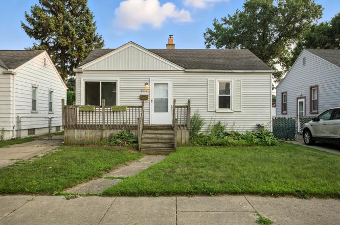 644 E Brickley Ave