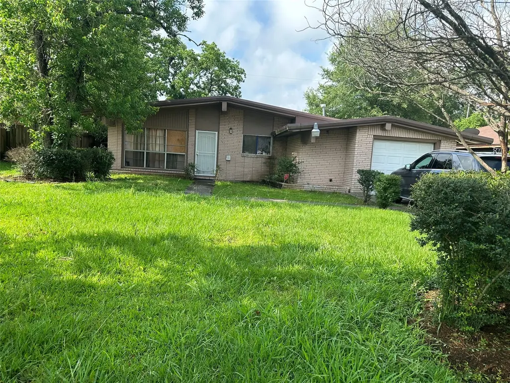 9330 Laura Koppe Rd