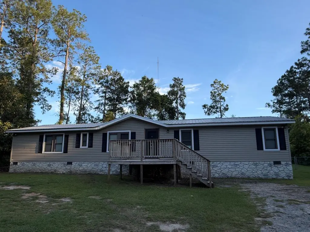 3562 Highway 82 W