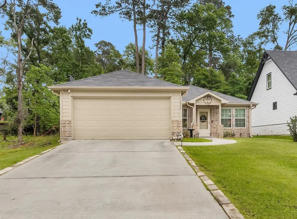 14926 Bowie Ln