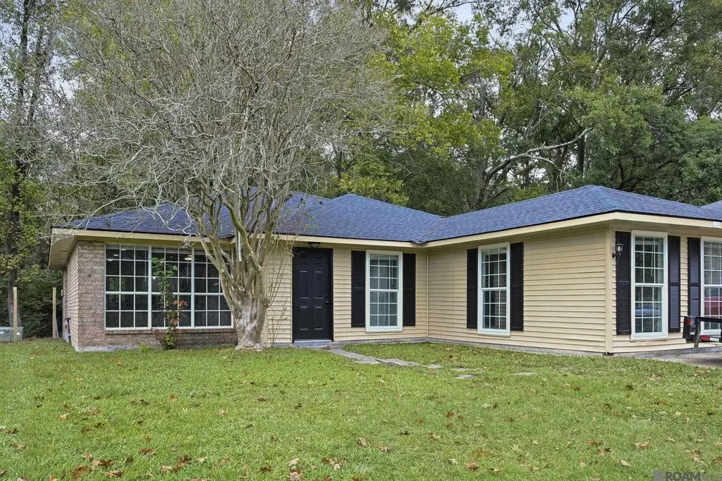 8724 Metairie Dr