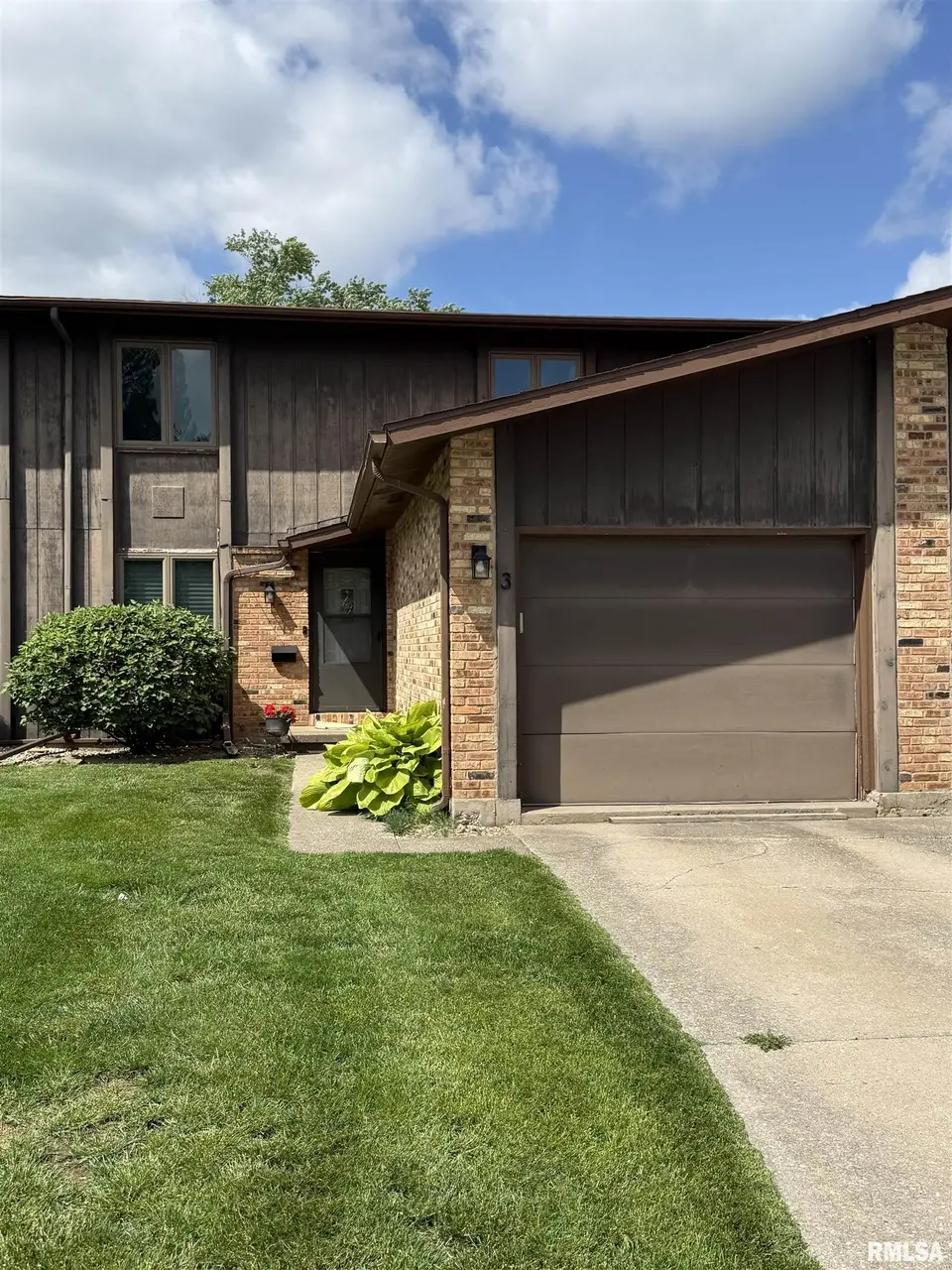 3 Cedar Dr
