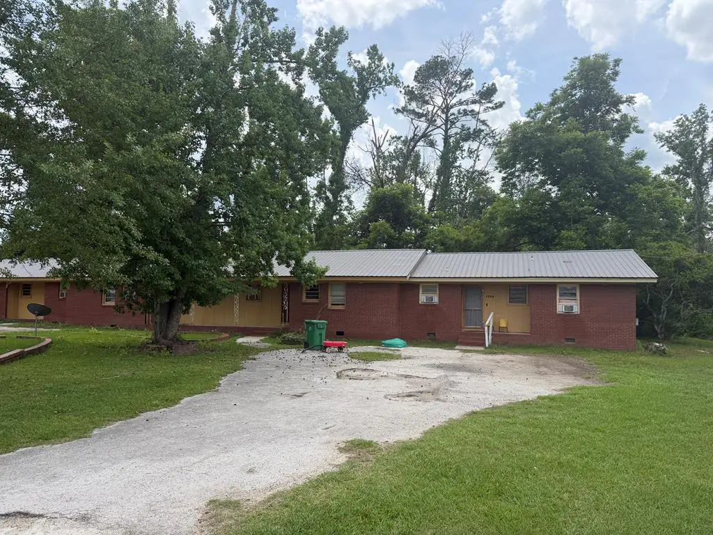 2502 University Dr #4