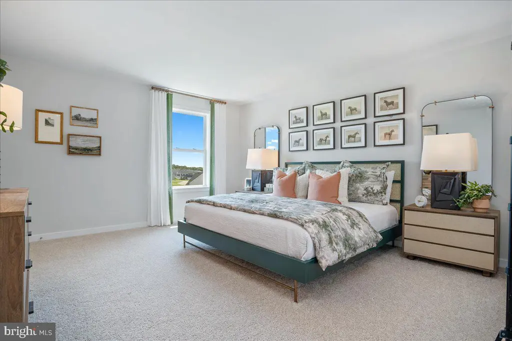 HomeSite 77 Sherman Ave