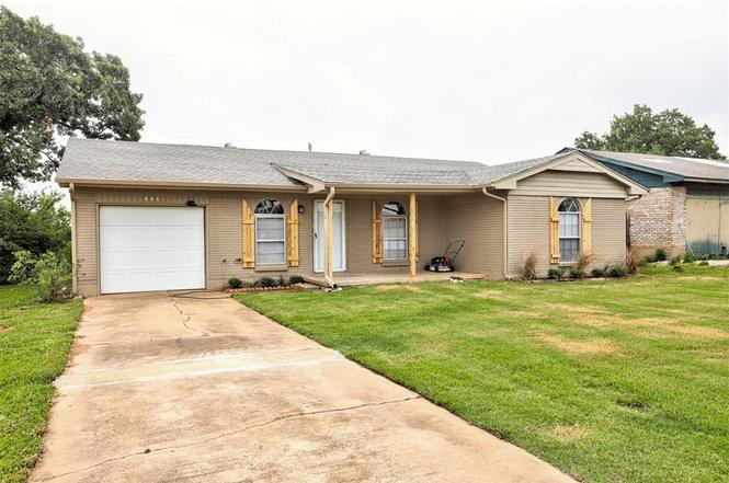 804 S Dogwood St