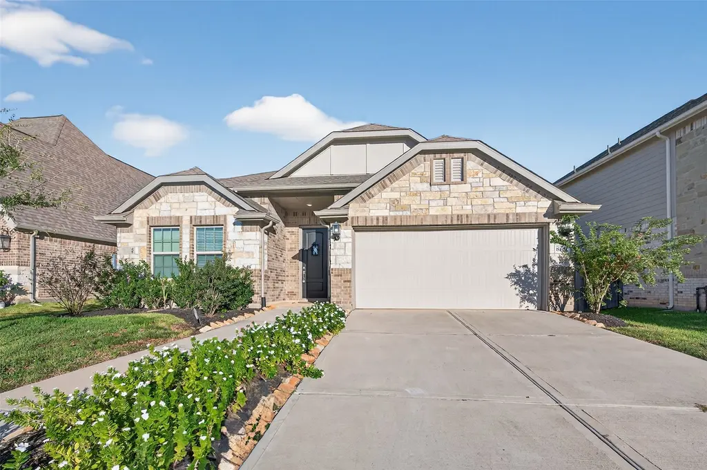 8831 Morning Glow Dr