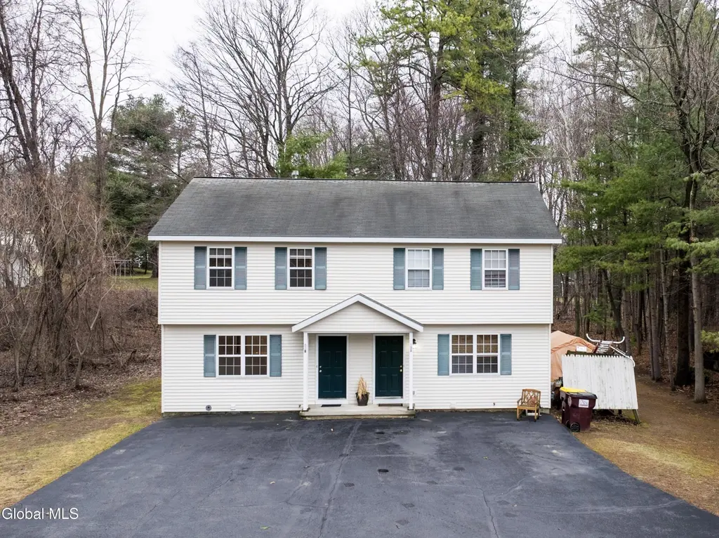 33 Cambridge Dr