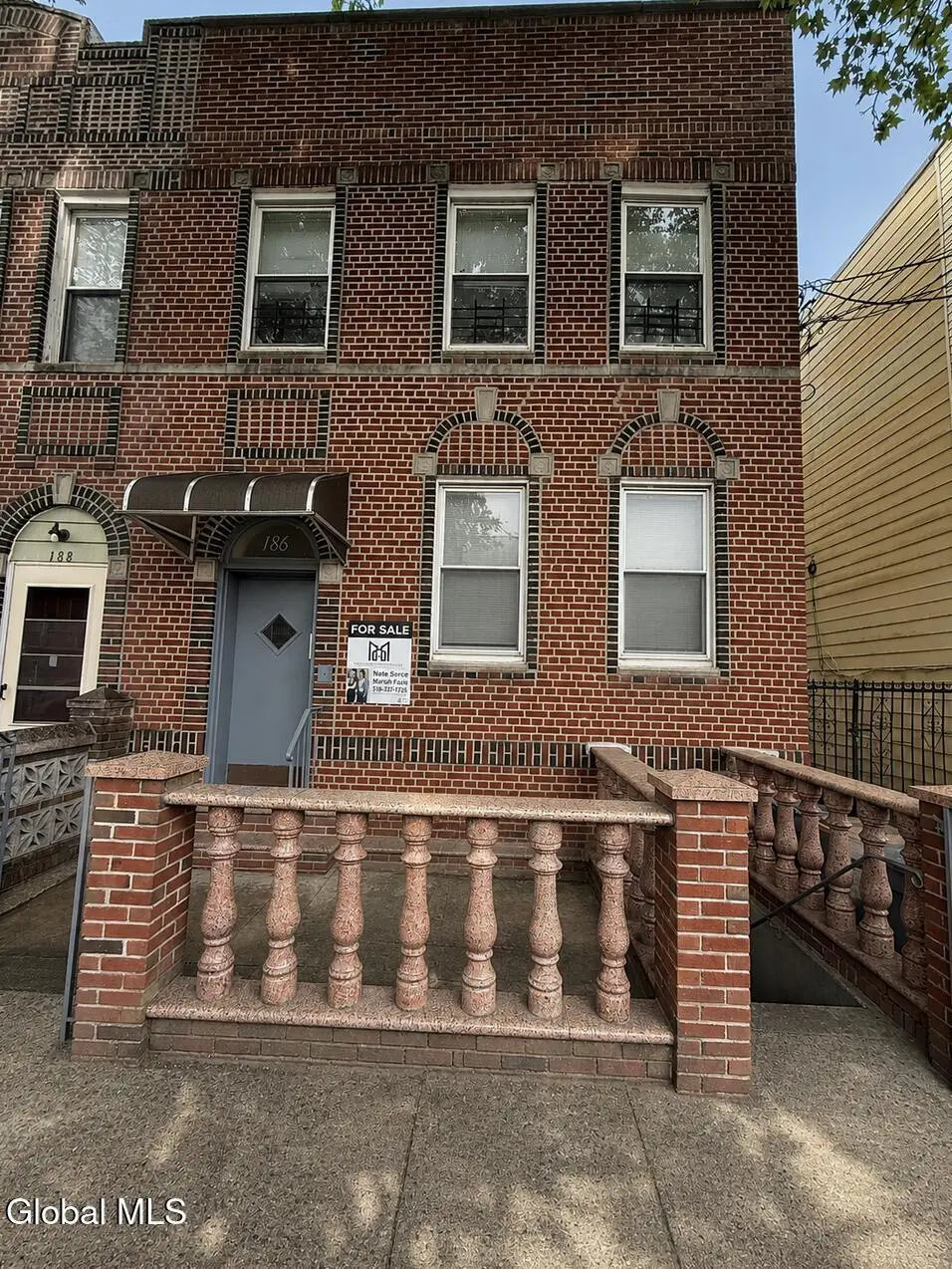 186 Bay 35th St