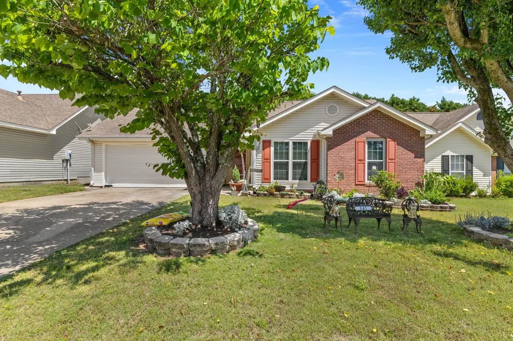 141 Fox Fire Dr