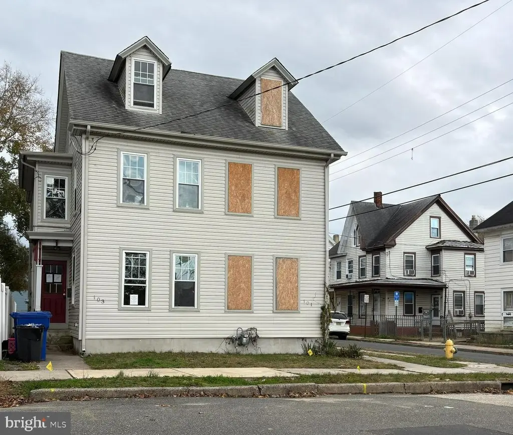 101 N 4th St