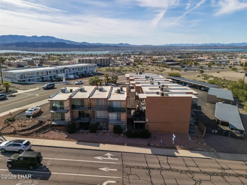 89 Acoma Blvd N #2