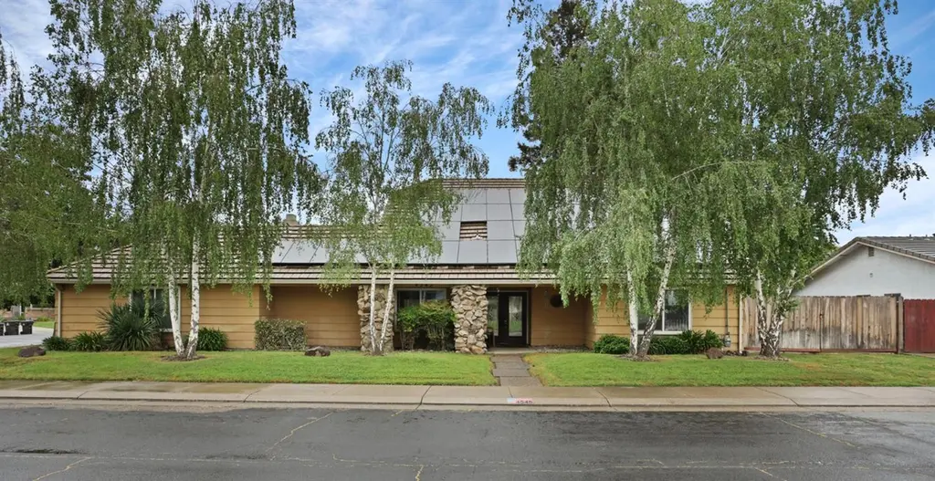 4545 Winding River Cir