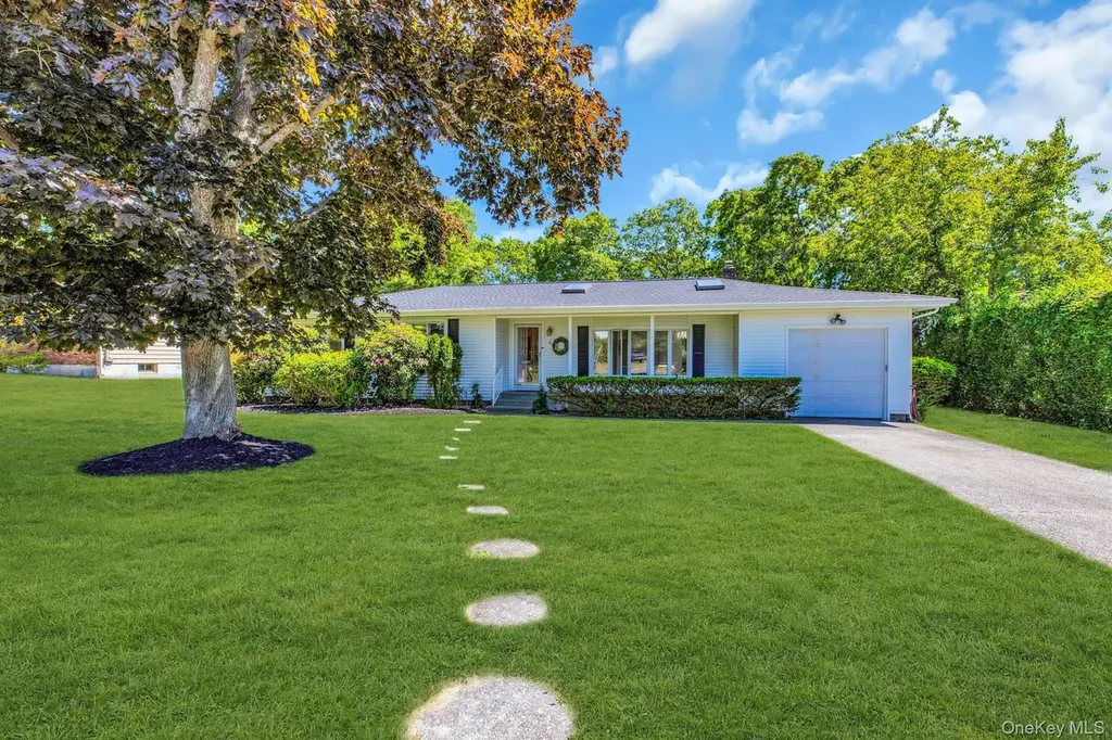 6 Oldfield Ln