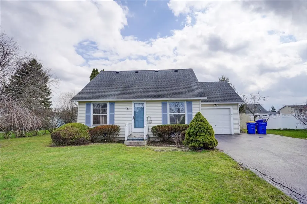42 Woodstock Ln