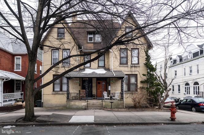 526 W James St