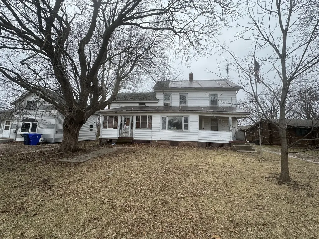 819 Monroe St