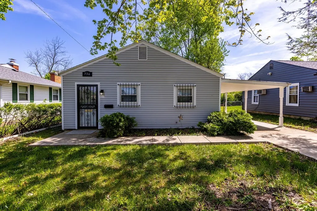 736 Oakleaf Dr