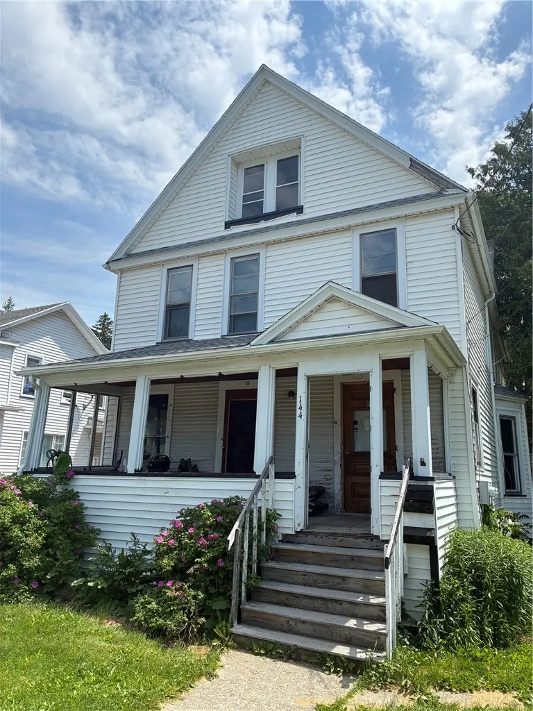 144 Bank St