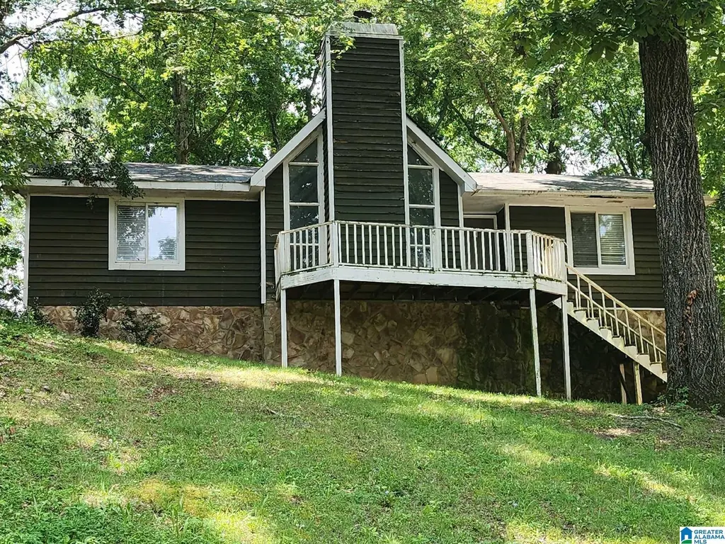 105 Elm Cir