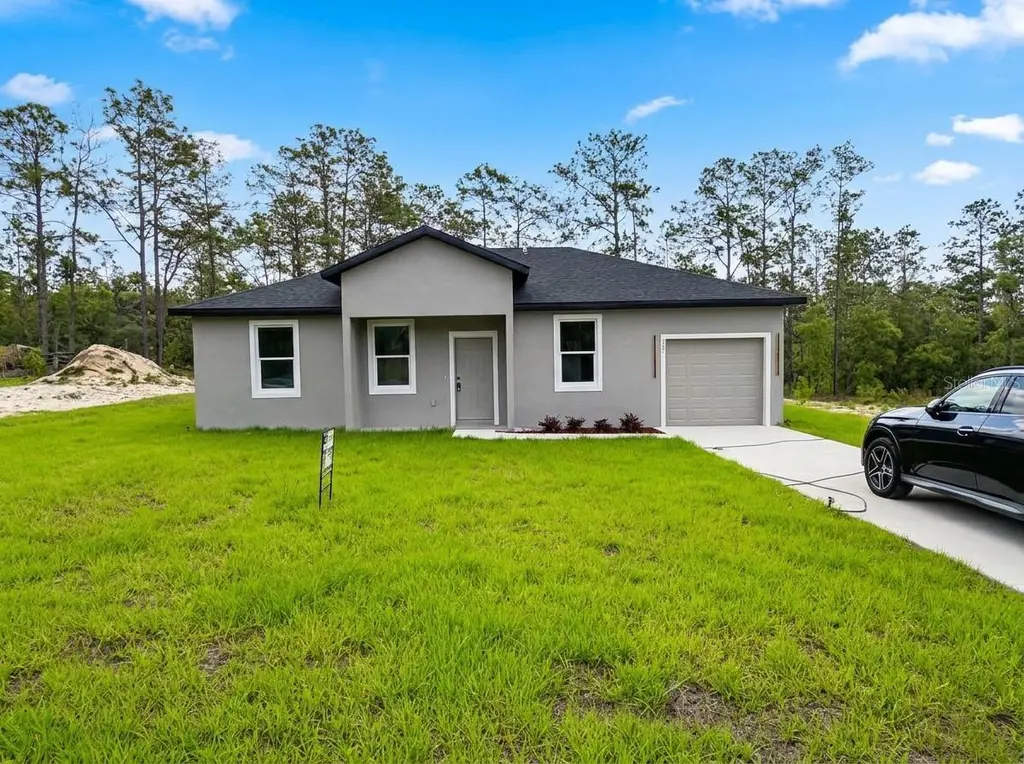 427 SW Alvarez Rd