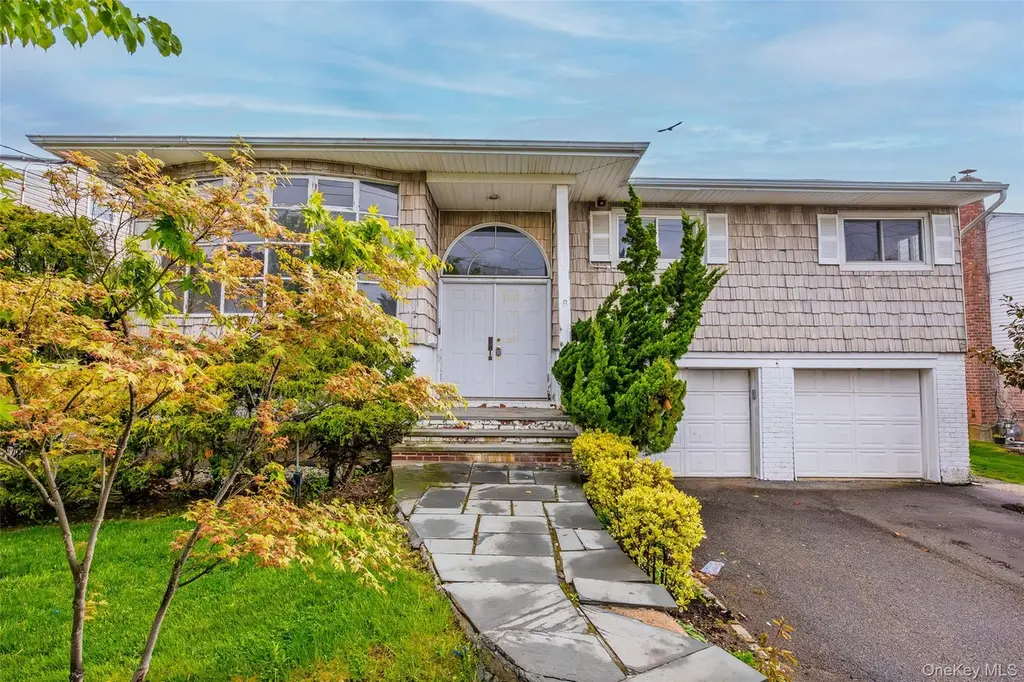 3386 Bertha Dr