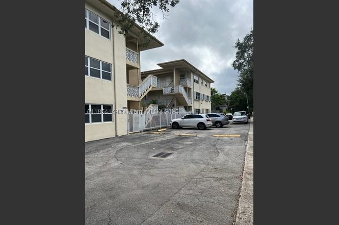 1958 Monroe St #208