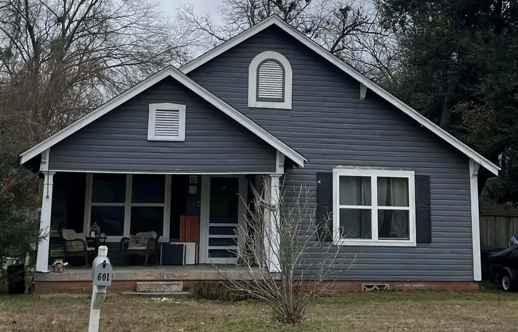 601 Walnut St