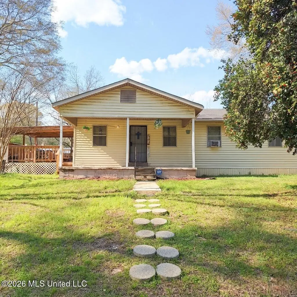 1704 Pecan Rd