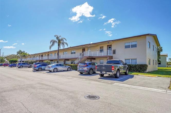 7200 NW 4th Pl #201